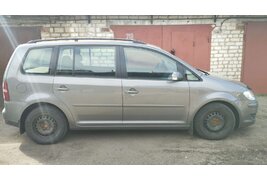 Купить Volkswagen Touran в Беларуси в кредит в автосалоне Автомечта -цены,характеристики, фото