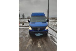 Купить грузовик Mercedes до 3,5 тонн в Беларуси в кредит - цены, характеристики, фото.